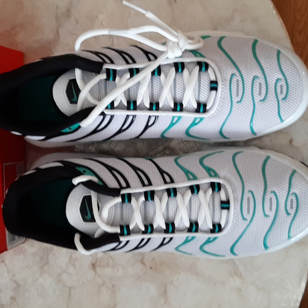 Nike Air Max Plus - Picture 4 of 8
